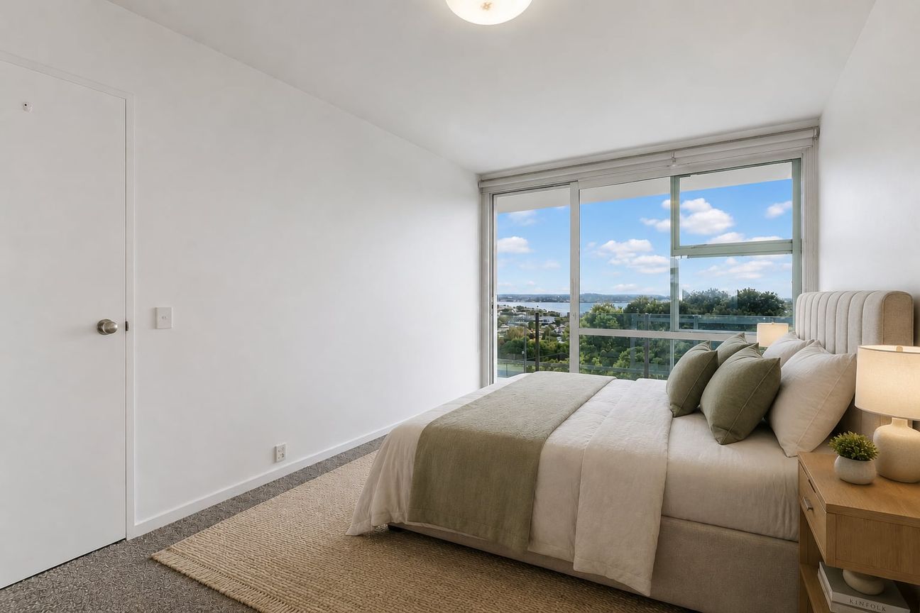 Recently Refreshed with Spectacular Harbour & City Views – pohled 2