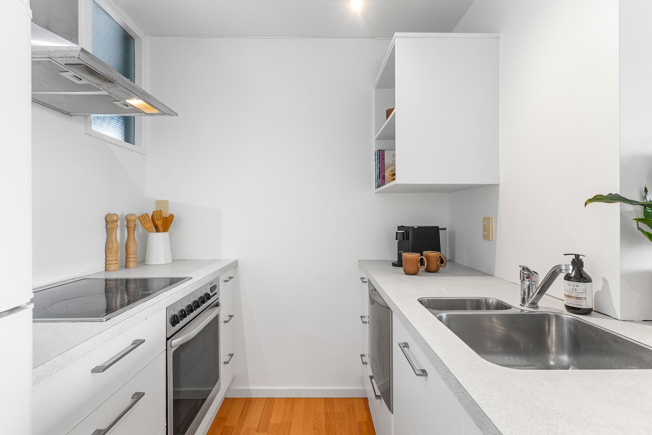 Recently Refreshed with Spectacular Harbour & City Views – pohled 6