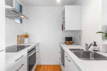 8/160 Kepa Road, Orakei