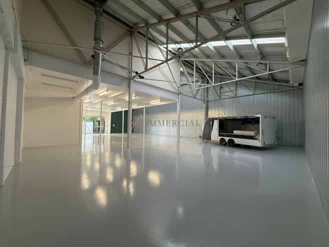 Functional Warehouse & Office - 553sqn