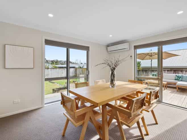 2 Rayner Way, Glen Avon