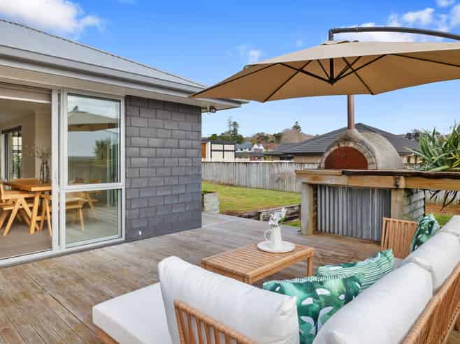 2 Rayner Way, Glen Avon