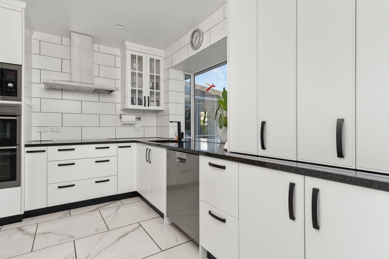 Studio with 2 Rooms & Bathroom + 4 Bedroom Home - Ansicht 6