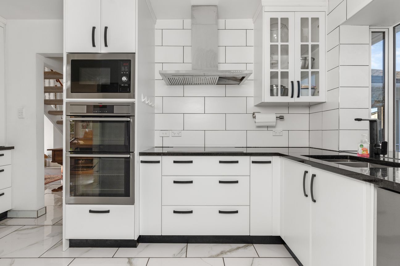 Studio with 2 Rooms & Bathroom + 4 Bedroom Home - Mehr
