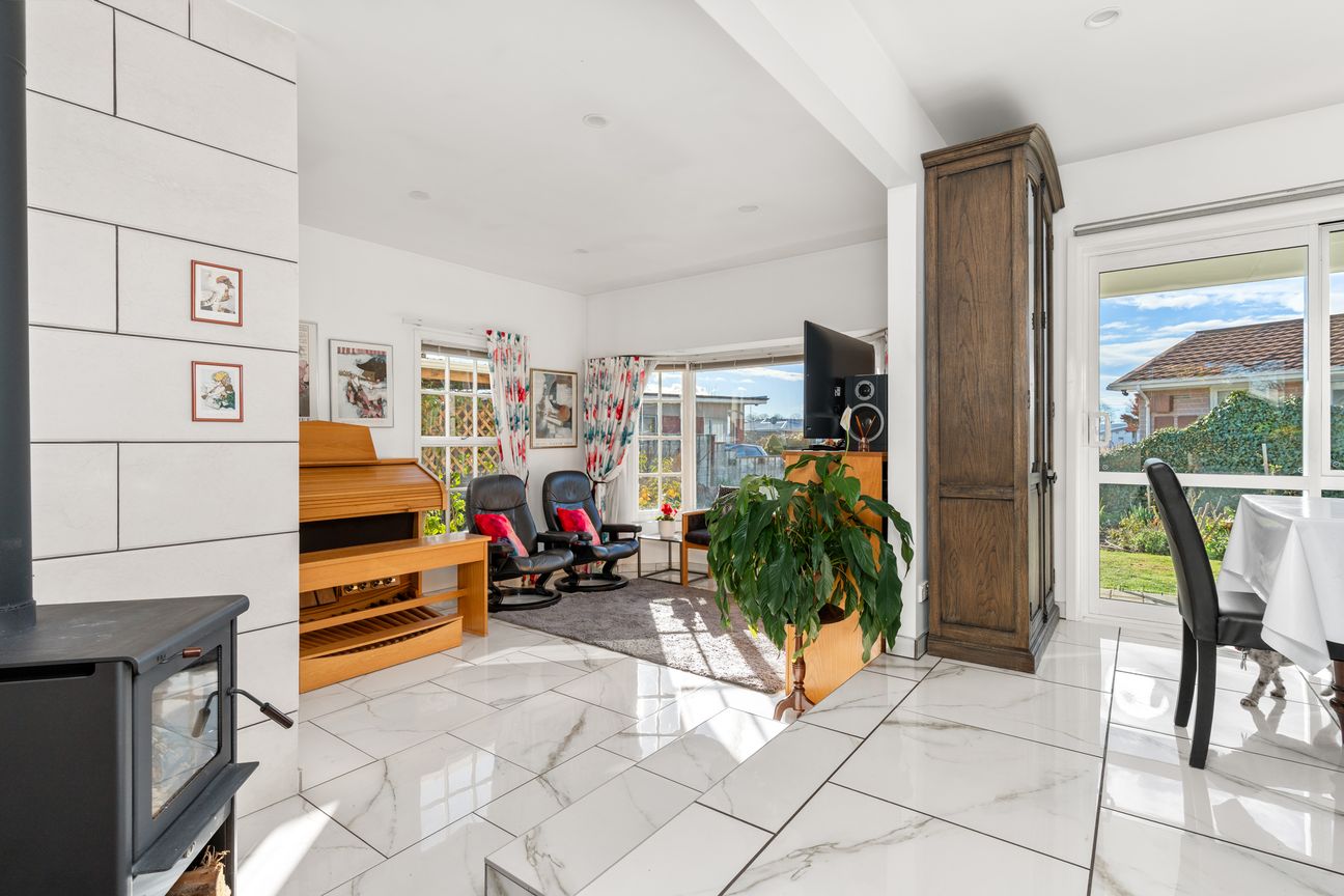Studio with 2 Rooms & Bathroom + 4 Bedroom Home - Ansicht 4