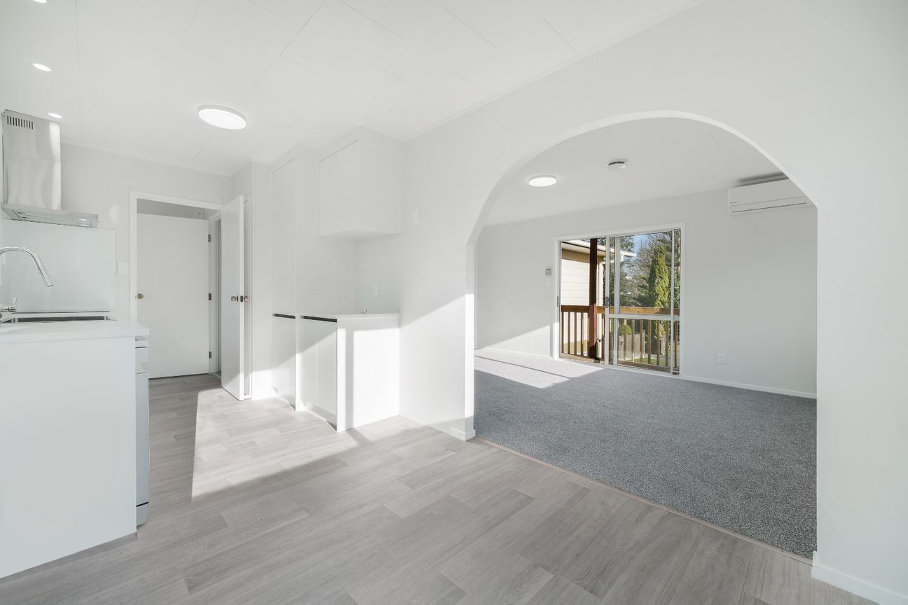 Freshly Refurbished Family Home with Expansive Deck - Widok 3