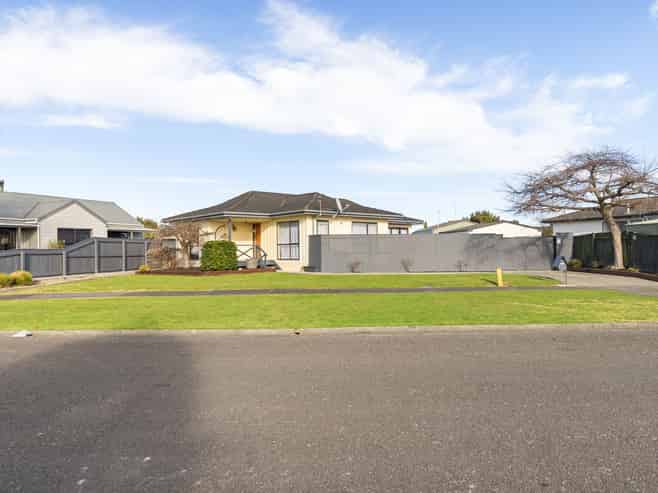 7 Cedar Grove, Highbury
