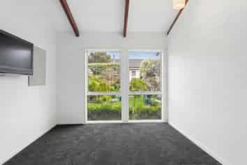 12 Raekura Place, Redcliffs