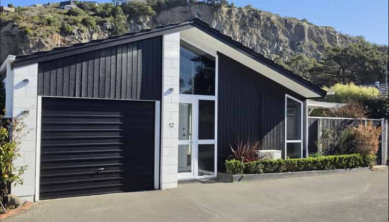 12 Raekura Place, Redcliffs
