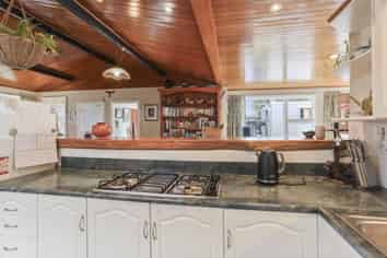 34 Queens Avenue, Waikuku Beach