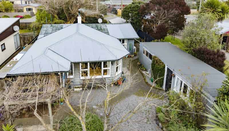 34 Queens Avenue, Waikuku Beach