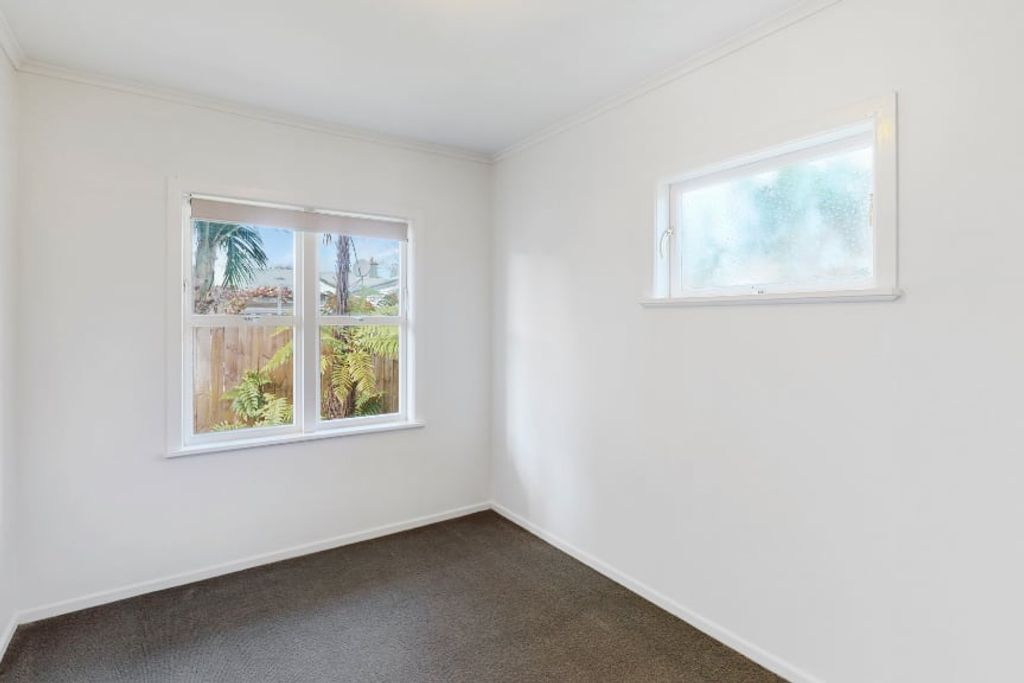 Private Home in Mount Albert - Aanzicht 6