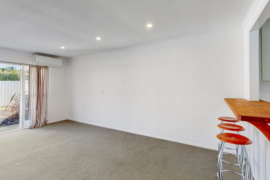 Private Home in Mount Albert - Aanzicht 4