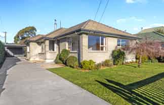 42 Gould Crescent, Woolston