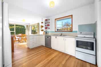 42 Gould Crescent, Woolston