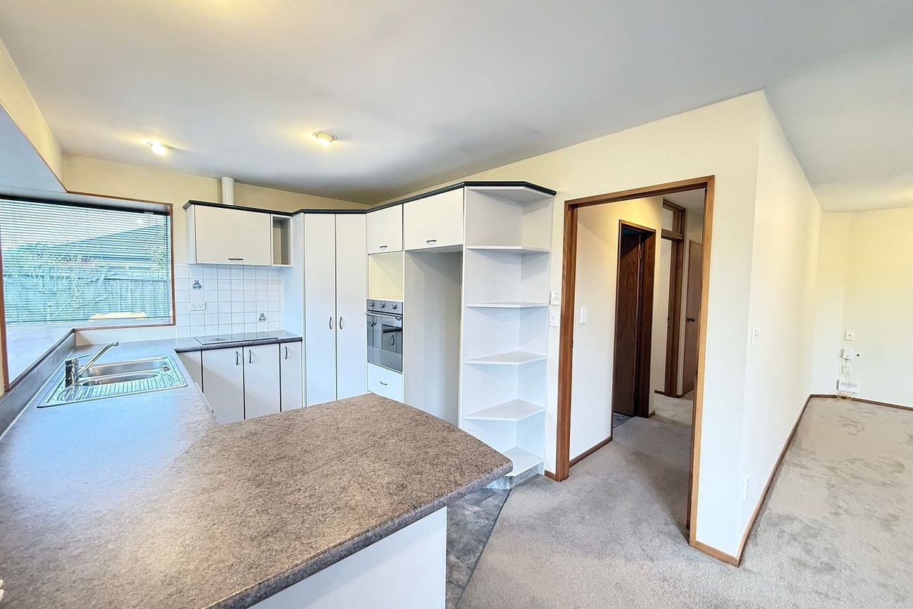 Modern Spacious Family Home in Burnside Zone - Vista 3