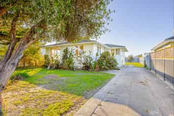 23 Curling Crescent, Onekawa