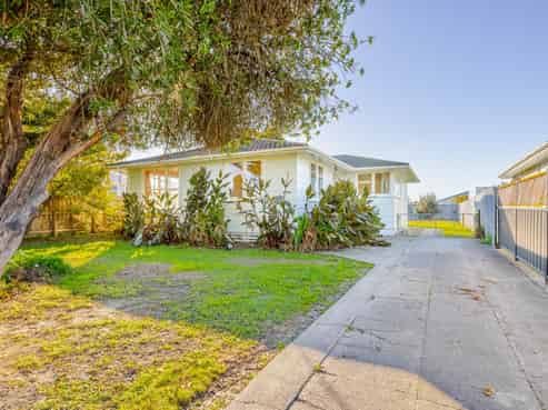 23 Curling Crescent, Onekawa
