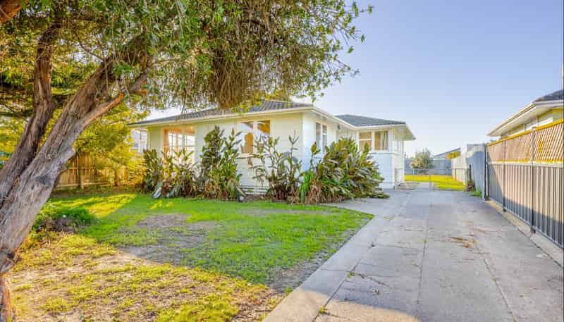 23 Curling Crescent, Onekawa