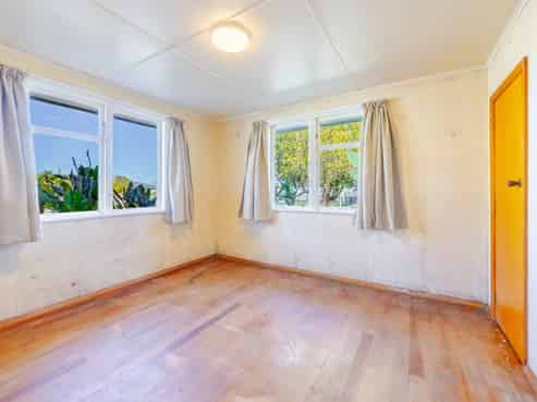 23 Curling Crescent, Onekawa