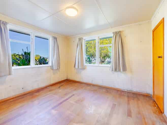 23 Curling Crescent, Onekawa