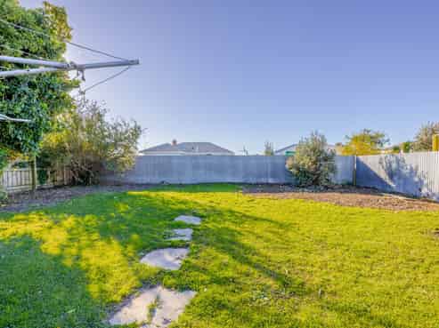 23 Curling Crescent, Onekawa