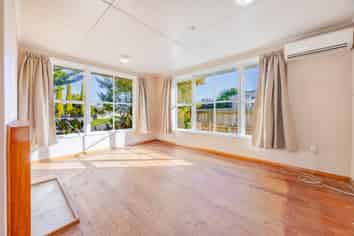 23 Curling Crescent, Onekawa