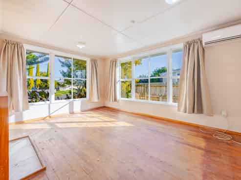 23 Curling Crescent, Onekawa