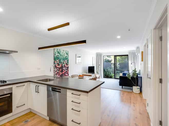 1/6 Walsh Street, Forest Lake