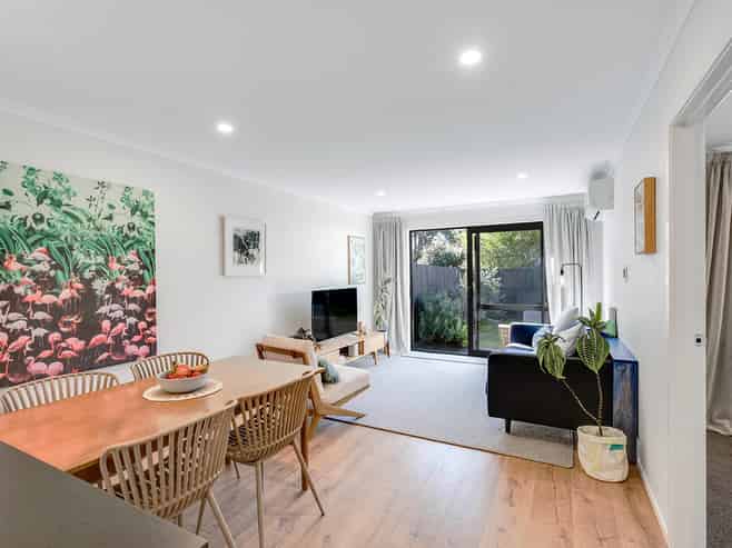 1/6 Walsh Street, Forest Lake