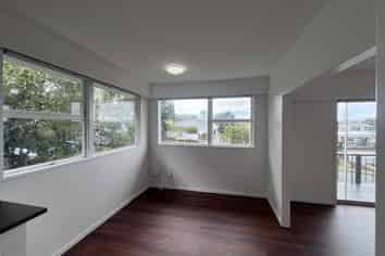 4 Pasteur place, New Windsor