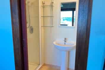 Room 4/5A Queen Street, North Dunedin