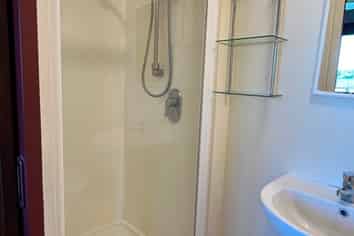 Room 4/5A Queen Street, North Dunedin