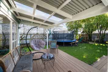 2/218 Annesbrook Drive, Wakatu