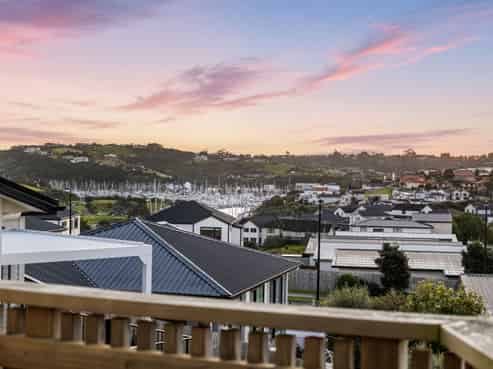 25 Whale Bay Rise, Gulf Harbour
