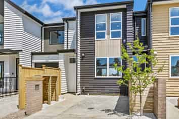 227 Jack Lachlan Drive, Beachlands