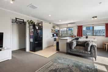 1/269 Queen Street, Pukekohe