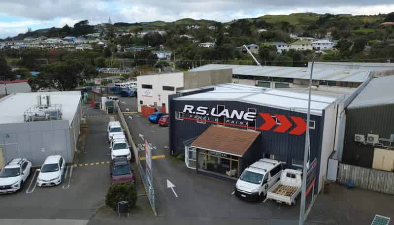 98 Main Road, Tawa