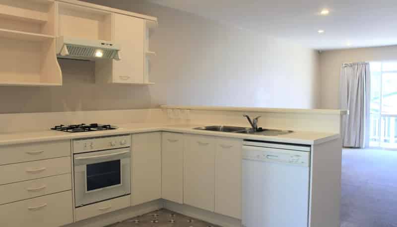 2/10 Colombo Street, Newtown