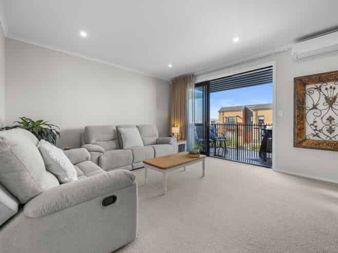 7/2 Ko Tohu Place, Hobsonville
