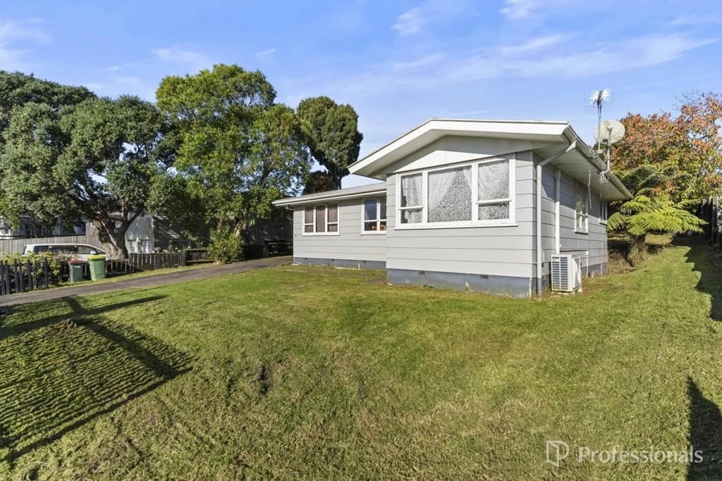 Well-presented 3-bedroom house in Manurewa has been recently renovated. - Vista 2