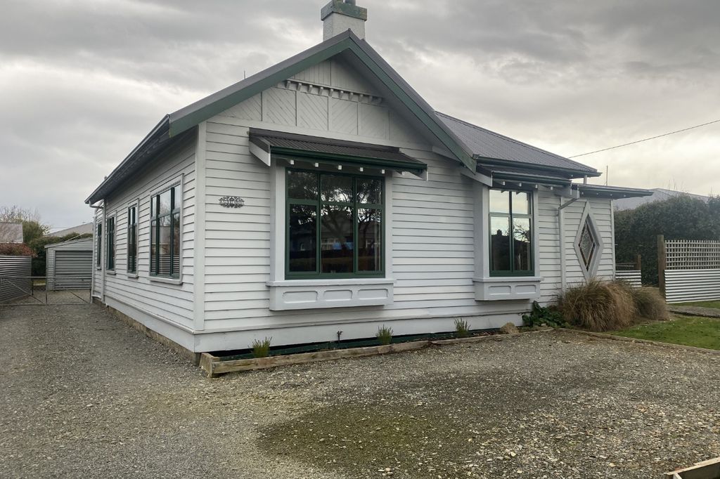 Family Home In Winton 1