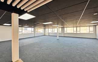ELEVATED OFFICE SPACE  HEART OF TAKAPUNA
