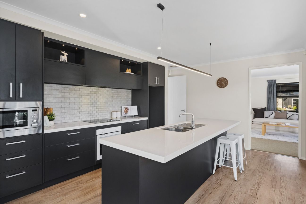Modern Comfort Meets Practical Living - Vista 6