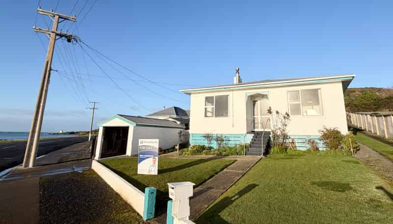 128 Marine Parade, Bluff