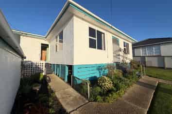 128 Marine Parade, Bluff