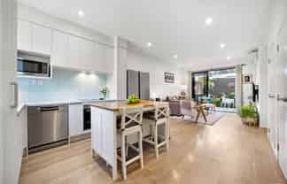 5B Beach Road, Te Atatu Peninsula