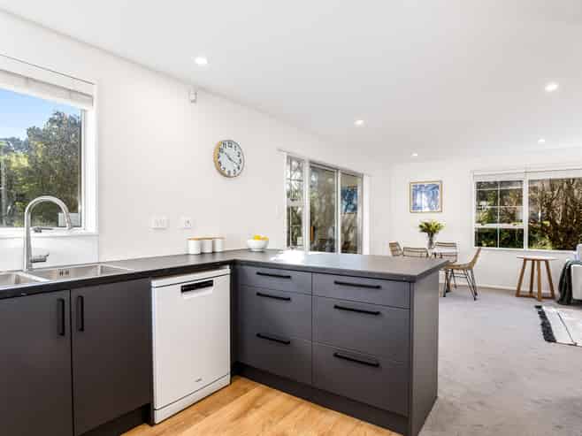 12A Bell Street, Tawa