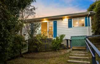 12A Bell Street, Tawa
