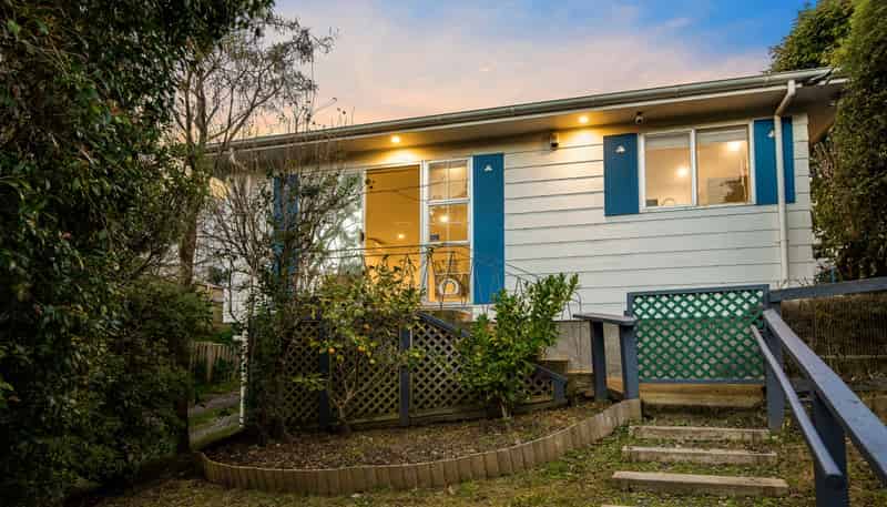 12A Bell Street, Tawa